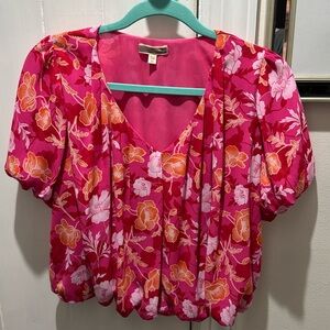 Women’s shoulder sleeved bloused bottom top